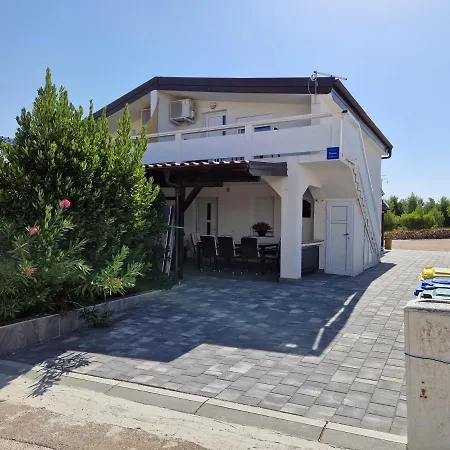 Apartament Deak